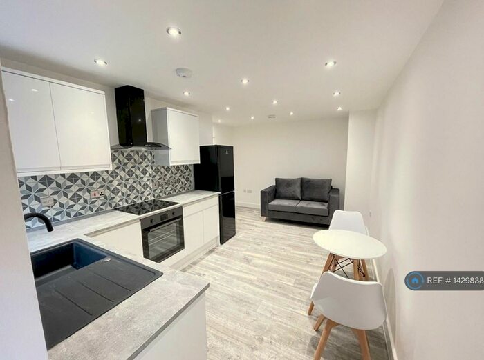 1 Bedroom Flat To Rent In High Street, Lees, Oldham, OL4