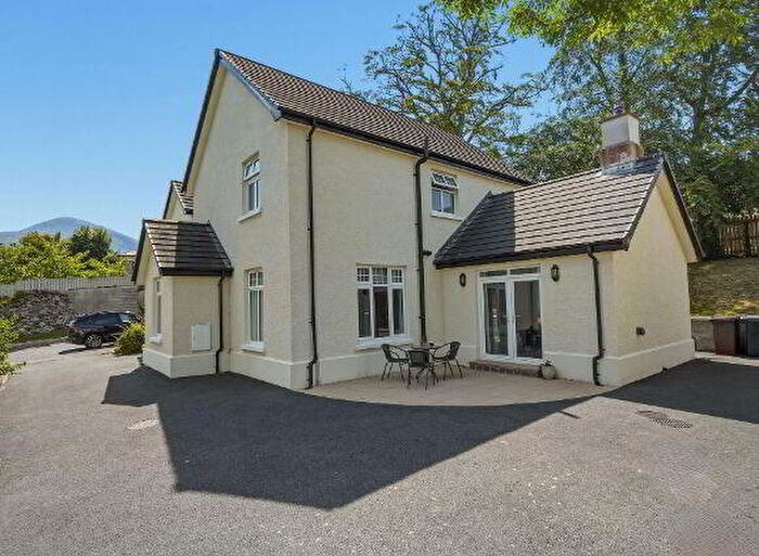 3 Bedroom Semi-Detached House For Sale In Ashleigh, Newcastle, BT33