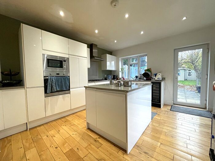 4 Bedroom Property To Rent In Ridgehurst Avenue, Watford, WD25