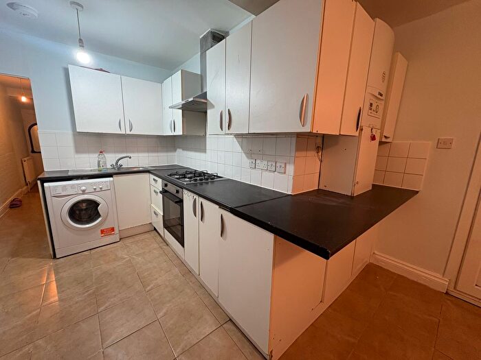 3 Bedroom Flat To Rent In Gathorne Road, London, N22