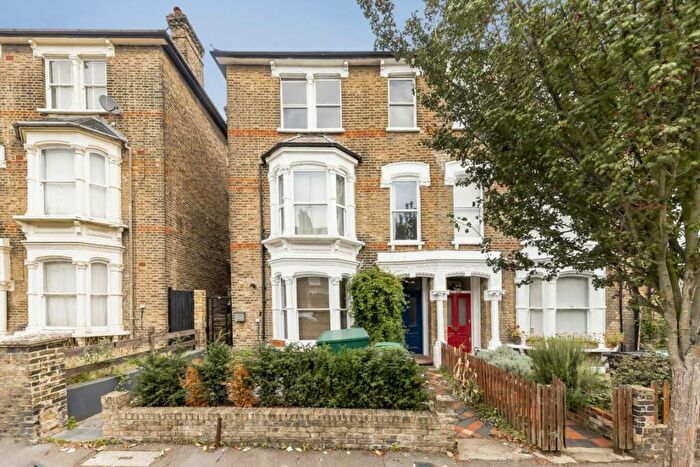 2 Bedroom Flat To Rent In Lancaster Road, London, N4