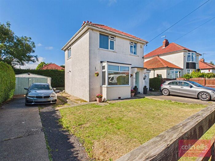 3 Bedroom Detached House For Sale In Seafield Avenue, Osgodby, Scarborough, YO11