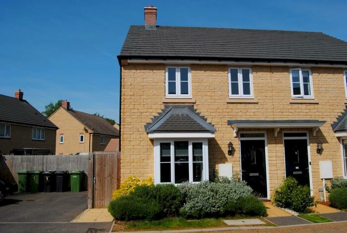 3 Bedroom Semi-Detached House To Rent In Herald Gardens, Southmoor, Oxon, OX13