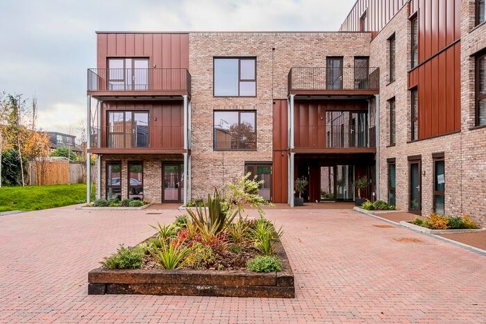 2 Bedroom Flat To Rent In Navarino Mews, Navarino Grove, London Fields, London E8