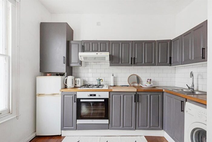 1 Bedroom Flat For Sale In Maxted Road, SE15