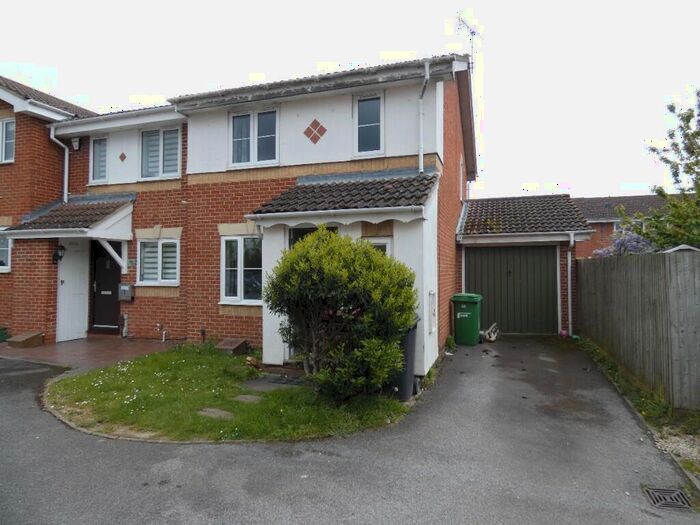 3 Bedroom End Of Terrace House To Rent In Hunters Way, Cippenham, SL1