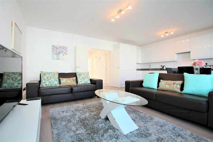 2 Bedroom Flat To Rent In Devonshire Court, Gloucester Terrace, W2