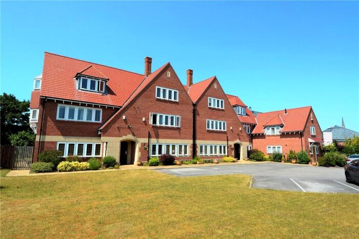 2 Bedroom Flat To Rent In Meols Drive, Hoylake, Wirral, CH47