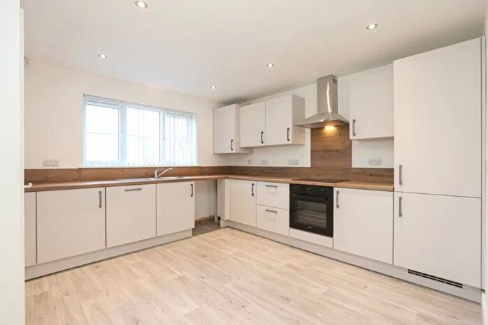 3 Bedroom Semi-Detached House To Rent In Gratton Place, Chesterfield, S41