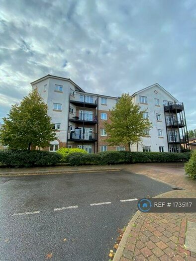 2 Bedroom Flat To Rent In Cornell Court, Enfield, EN3