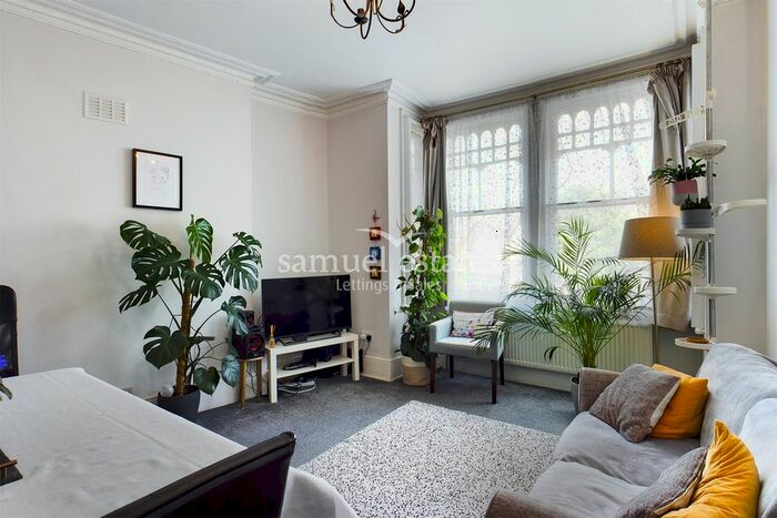 2 Bedroom Flat To Rent In Mitcham Lane, London, SW16