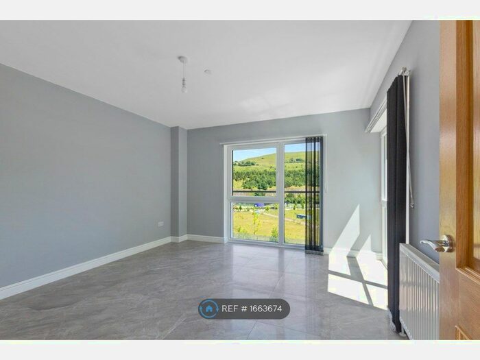 1 Bedroom Flat To Rent In Carlton House, Ebbw Vale, NP23