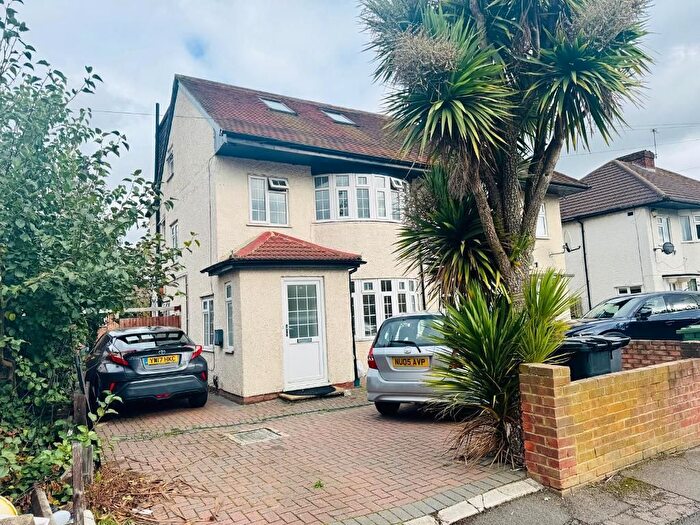 5 Bedroom Property To Rent In Cippenham Lane, Slough, Berkshire, SL1