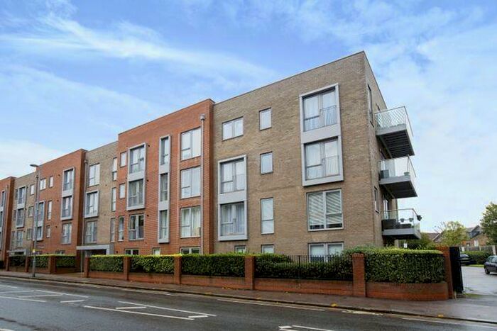 2 Bedroom Flat To Rent In High Road, Leyton, London, E10