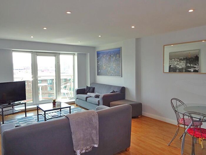 3 Bedroom Apartment To Rent In Royal Plaza, Westfield Terrace, Sheffield, S1