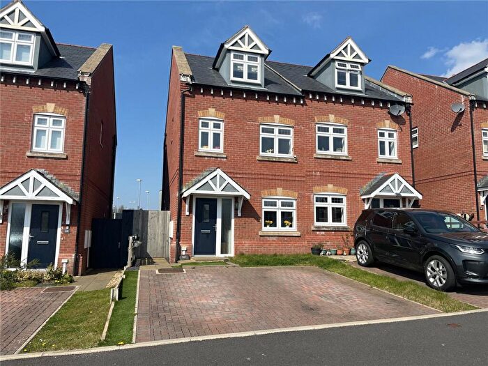 3 Bedroom Town House For Sale In Gwel Y Llan, Caernarfon, Gwynedd, LL55