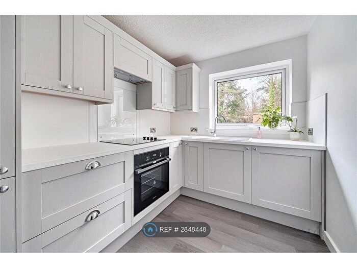 2 Bedroom Flat To Rent In Gordon Road, Camberley, GU15