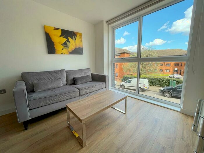 2 Bedroom Apartment To Rent In , Helena Street, B1