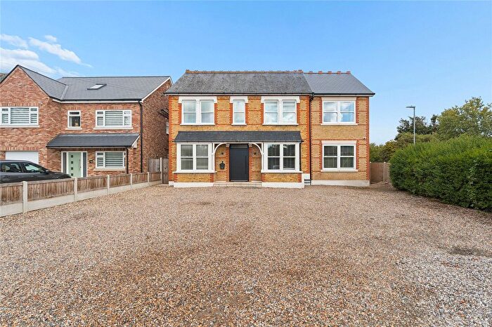 4 Bedroom Detached House For Sale In London Road, Wickford, Essex, SS12
