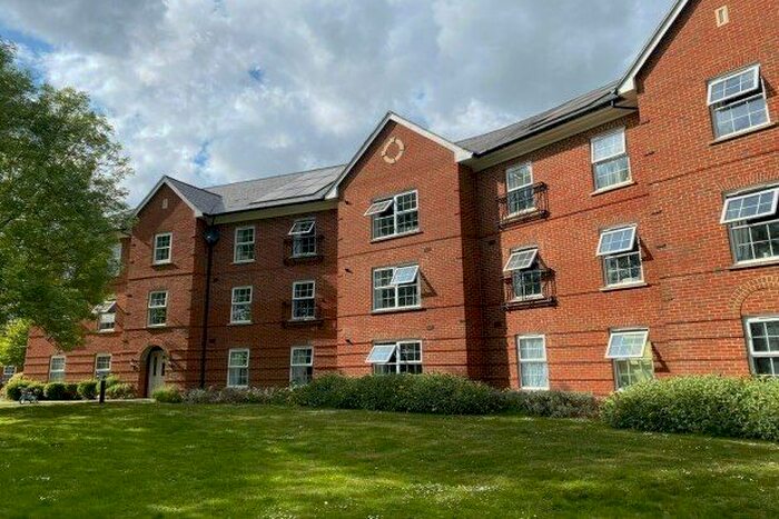 2 Bedroom Flat To Rent In Brick Lane, Romsey, SO51