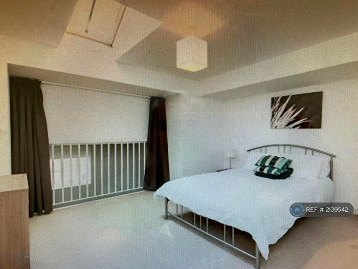 2 Bedroom Flat To Rent In Fraser House, Aberdeen, AB11