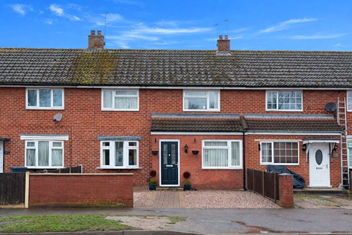 4 Bedroom Terraced House For Sale In Birchwood Avenue, Lincoln, LN6