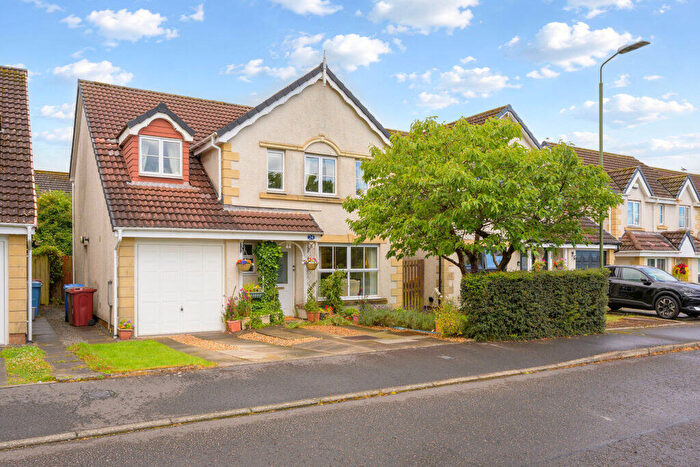 5 Bedroom Detached House For Sale In Foxdale Court, Bonnybridge, FK4