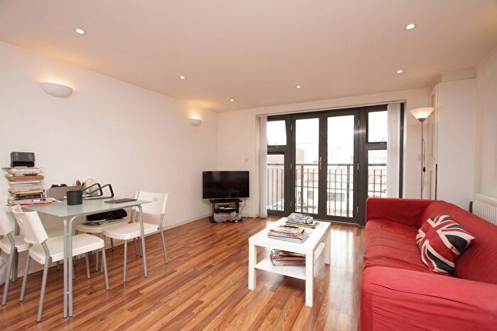 2 Bedroom Flat To Rent In Chicksand Street, London, E1