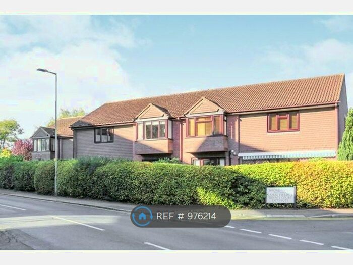 2 Bedroom Flat To Rent In Broadwater, Berkhamsted, HP4