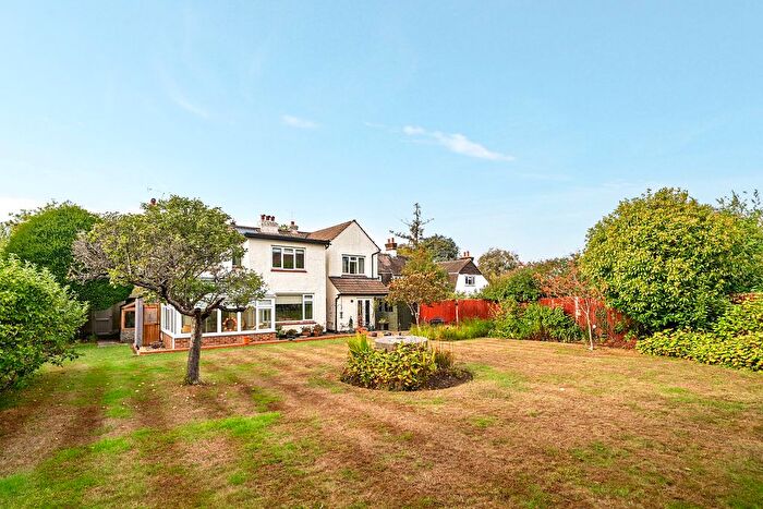 5 Bedroom Detached House For Sale In Lower Road, Great Bookham, KT23
