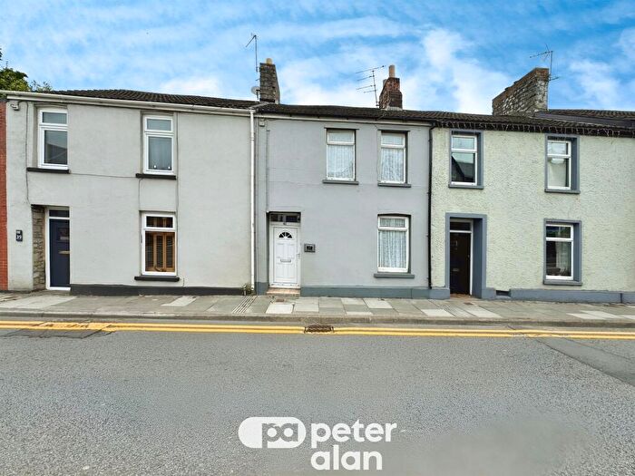 3 Bedroom Terraced House For Sale In Park Street, Bridgend, CF31