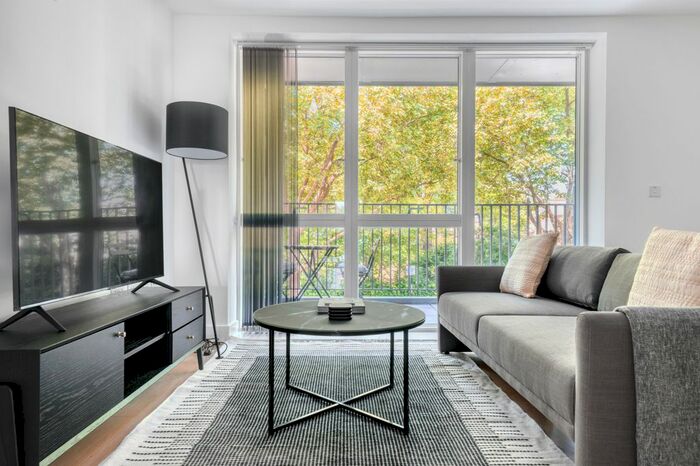 2 Bedroom Flat To Rent In Queens Park, London, W10