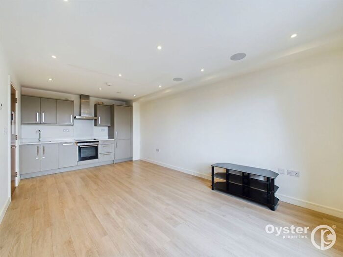 2 Bedroom Flat To Rent In Friern Barnet Road, Observatory Court, N11