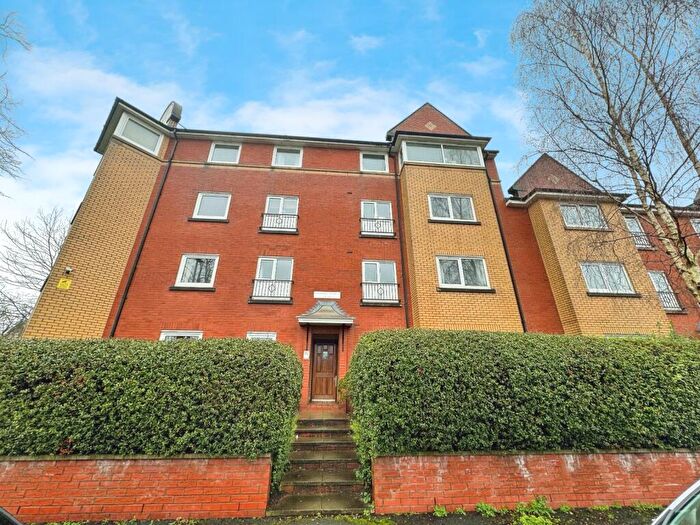 2 Bedroom Flat To Rent In Whiteoak Road, Manchester, M14
