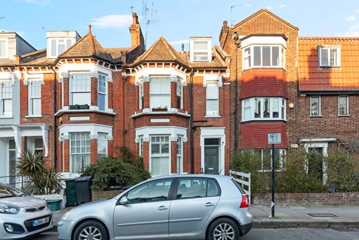 2 Bedroom Flat For Sale In Holmdale Road, West Hampstead, London, NW6