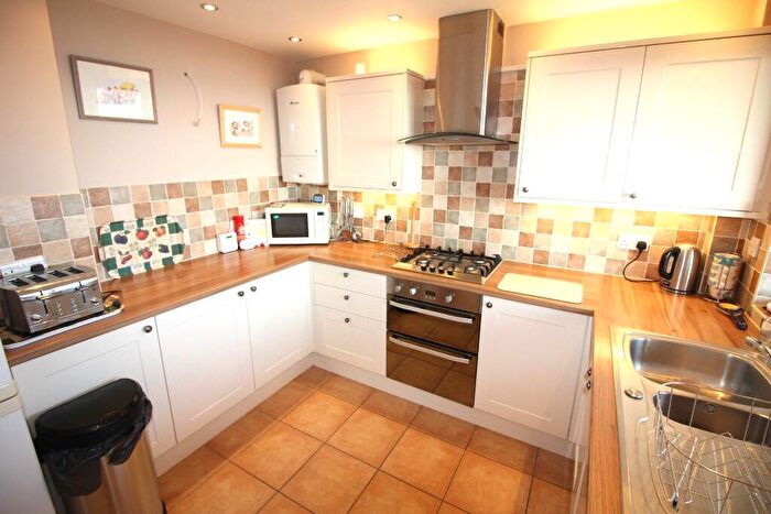 3 Bedroom Flat To Rent In St. Johns Road, Eastbourne, East Sussex, BN20