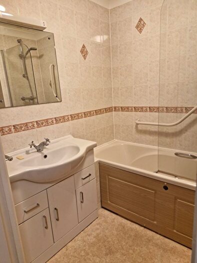 1 Bedroom Flat To Rent In Foxley Lane, Purley, CR8