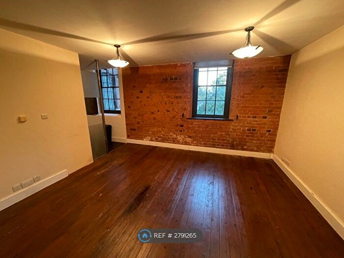 1 Bedroom Flat To Rent In Stone Yard, Nottingham, NG1