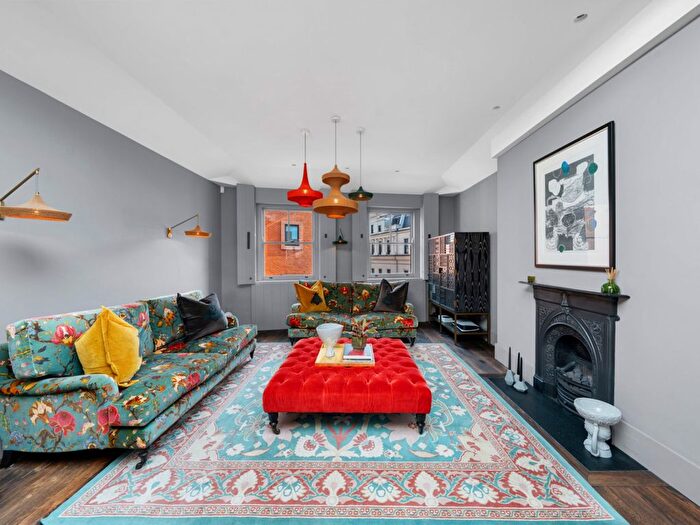 3 Bedroom Flat For Sale In Bedfordbury, London, WC2N