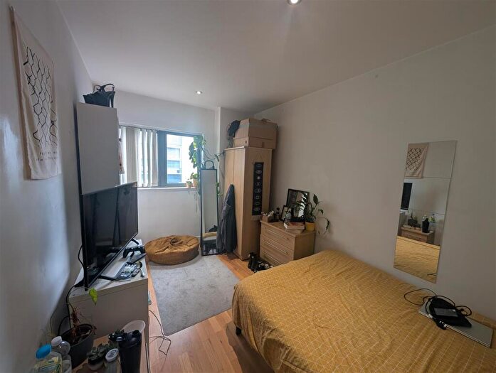 2 Bedroom Apartment To Rent In Express Building, Oldham Road Manchester, M4