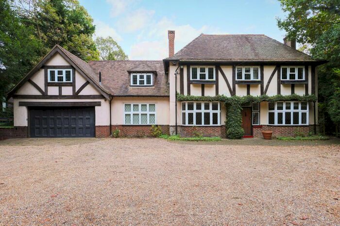 4 Bedroom Detached House To Rent In Seven Hills Road, Cobham, KT11