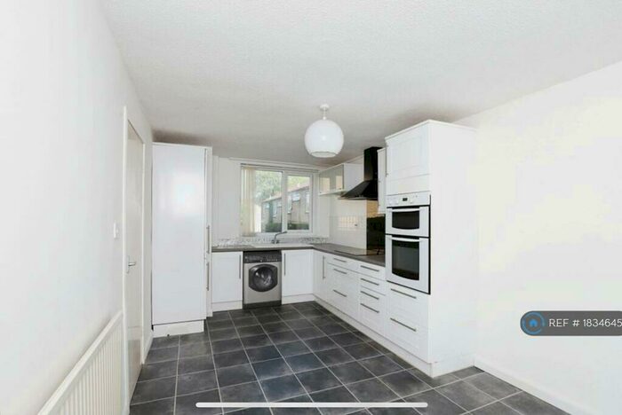 3 Bedroom Terraced House To Rent In Shortbrook Walk, Westfield, Sheffield, S20