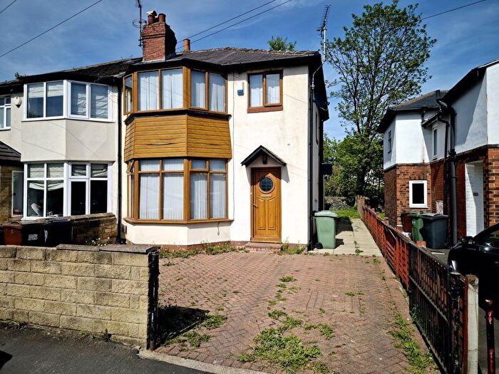 3 Bedroom Semi-Detached House For Sale In St. Annes Drive, Leeds, LS4