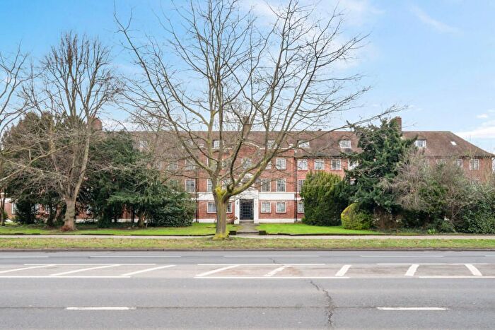 2 Bedroom Flat To Rent In Widecombe Court, Lyttelton Road, Hampstead Garden Suburb, N2