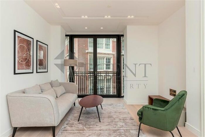 1 Bedroom Flat To Rent In Lincoln Square, Portugal Street, WC2A
