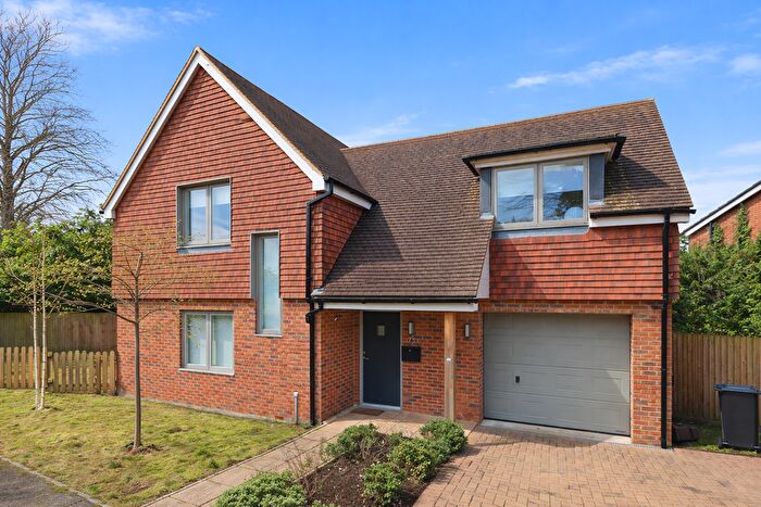 3 Bedroom Detached House To Rent In Grandfield Avenue, Watford, Hertfordshire, WD17