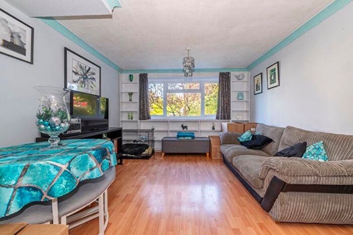 2 Bedroom Terraced House For Sale In Greenfield Drive, Ridgewood, TN22