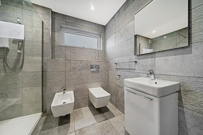 4 Bedroom Semi-Detached House For Sale In Leonard Gardens, Fife, St Andrews, KY16