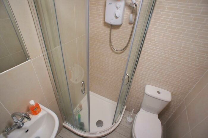 7 Bedroom Terraced House To Rent In Lisvane Street, Cathays, CF24