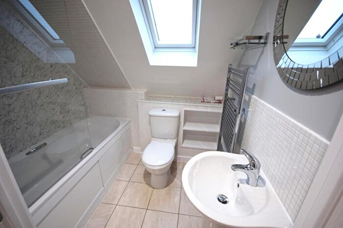 1 Bedroom Flat To Rent In Coach House With Parking & Garage - Ironwood Avenue, Desborough, NN14